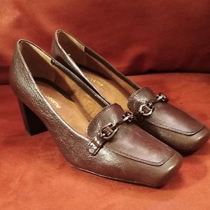 Liz Claiborne Wilma slip-on heels loafer style NEW